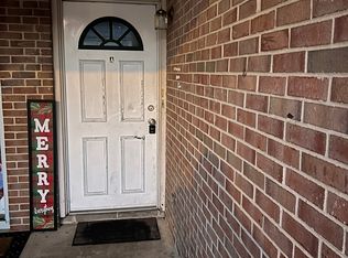 28 Hampton Gate Dr #A, Sicklerville, NJ 08081