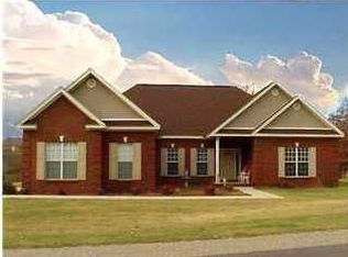 1510 White Cloud Dr, Deatsville, AL 36022