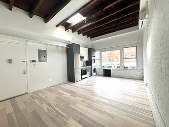 Rented by Nolita Group