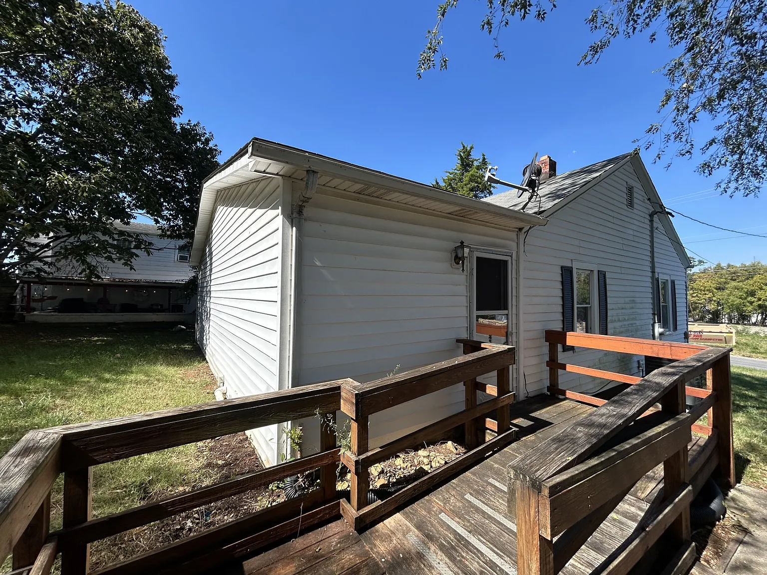 3 bed, 1027 sqft, $1,300 — Photo 2
