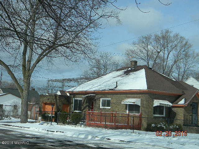 1st image of 2039 Leahy St