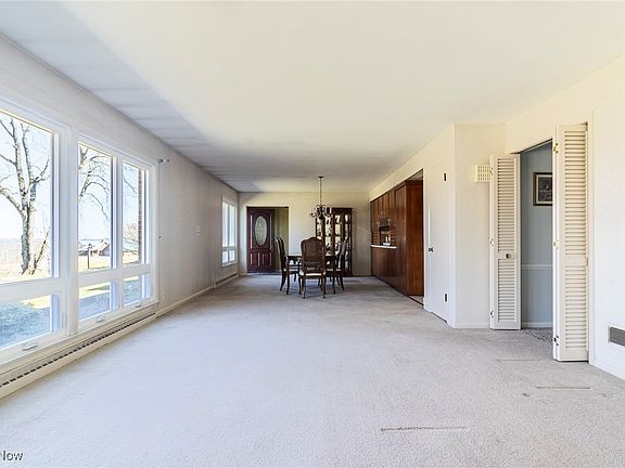 5th image of 142 Walnut Ave