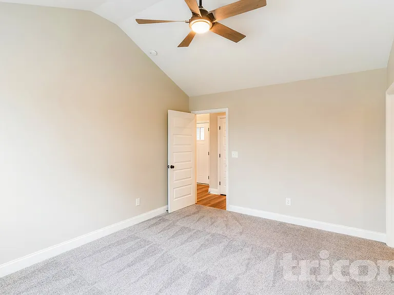 341 Green Hills Dr — Photo 5