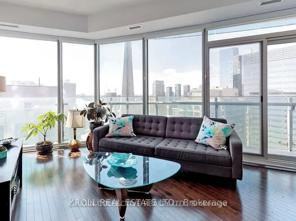 12 York St, Toronto, ON