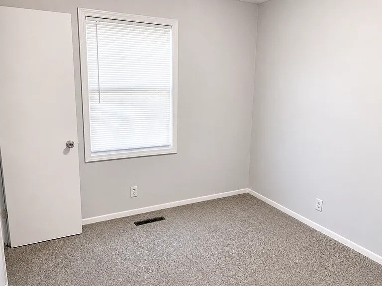 2609 W 55th St — Photo 15