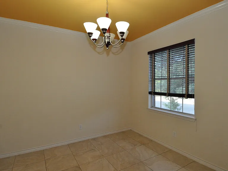 12427 Zeller Ln — Photo 9