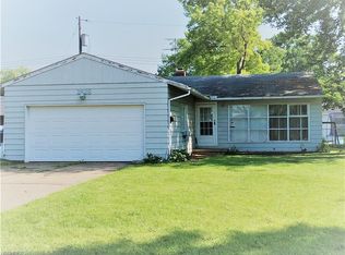 2528 Larkmoor St, Lorain, OH 44052