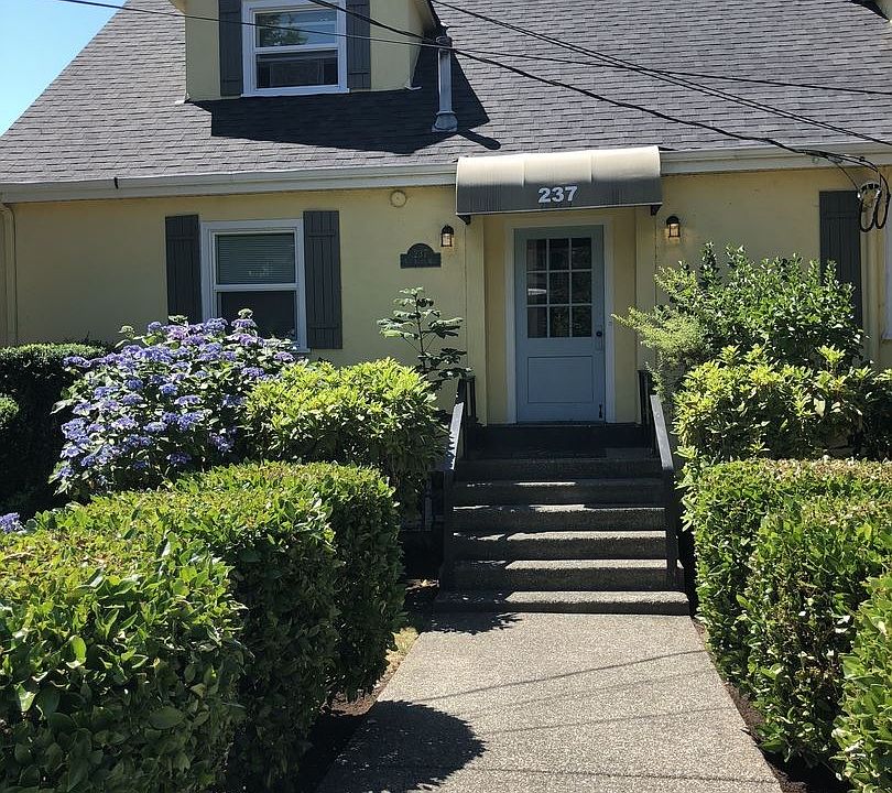 1st image of 237 7th Ave W APT 4