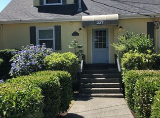237 7th Ave W APT 4, Kirkland, WA 98033