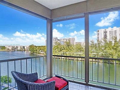 300 Diplomat Pkwy APT 608, Hallandale, FL, 33009