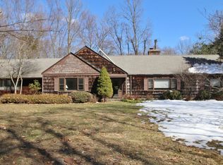 177 Haviland Rd, Stamford, CT 06903