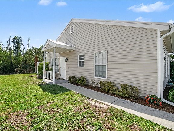 3rd image of 6081 Lake Front Dr