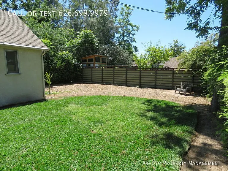 968 E Howard St — Photo 27