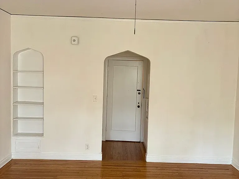 1143 McKinley Ave #16 — Photo 8