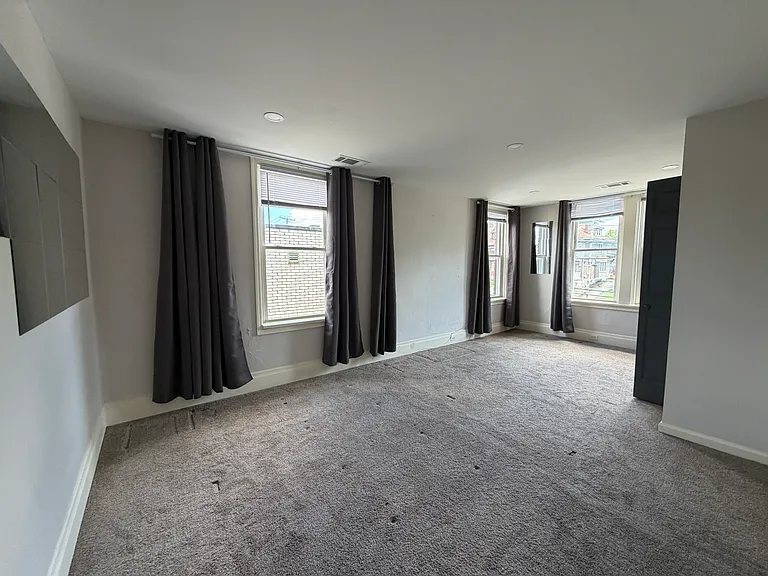 2822 Broadway Ave #3 — Photo 17