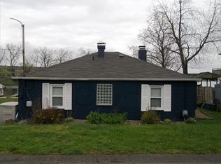 1101 Kirkwood Dr, Waterford, MI 48328