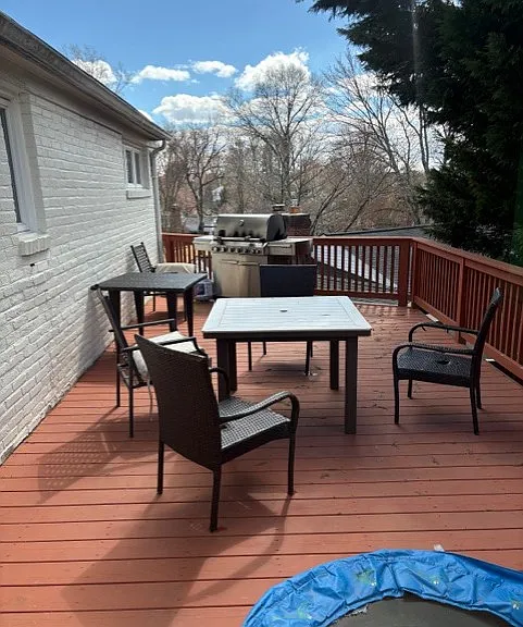Outdoor deck
