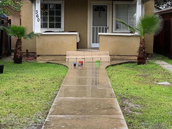 5th image of 360 Moorpark Ave