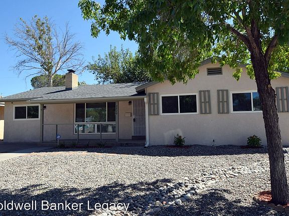 2nd image of 2826 Cardenas Dr NE