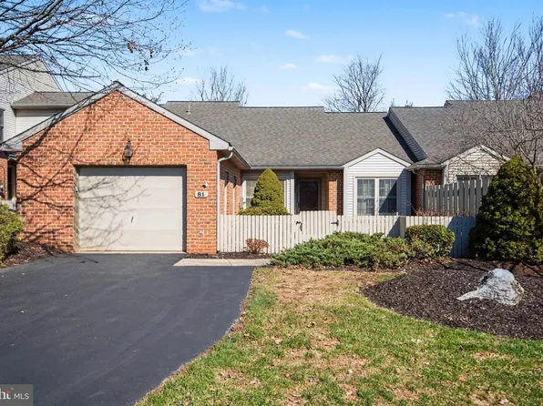 81 Cambridge Dr, Hershey, PA 17033
