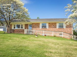 141 Hermitage Dr, Bristol, TN 37620