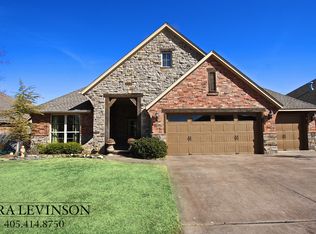 17412 Hawks Tree Ln, Edmond, OK 73012