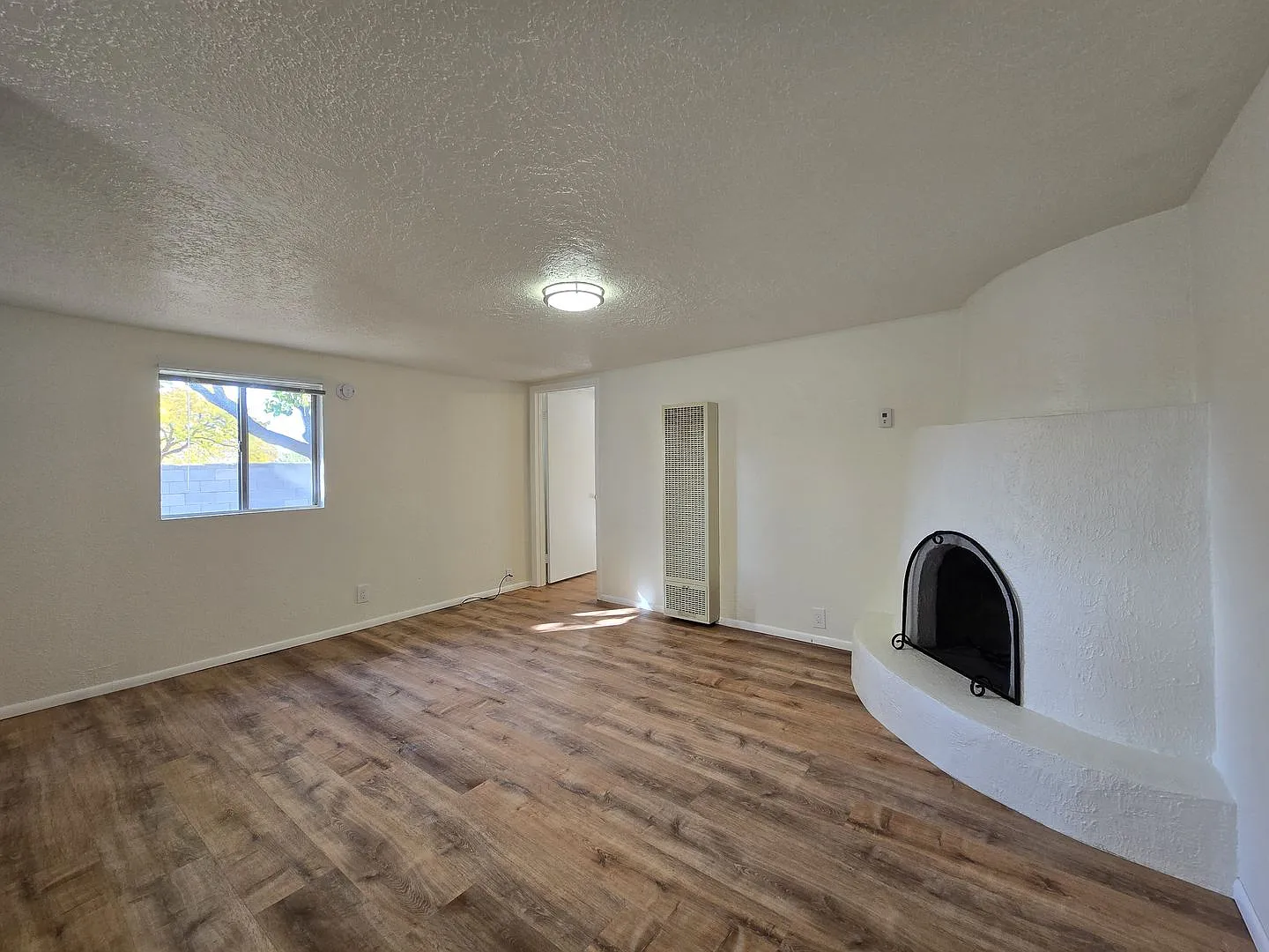 735 Columbia St. — Photo 2