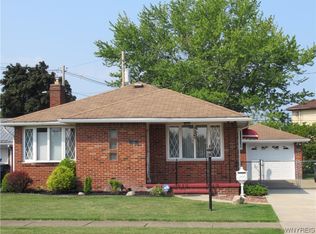 93 Shamokin Dr, Lackawanna, NY 14218