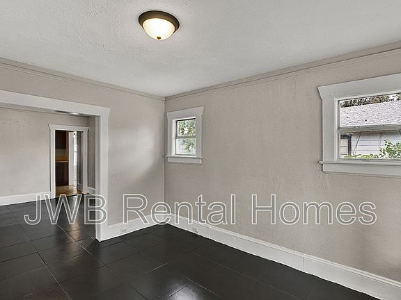 5th image of 1316 W 31st St