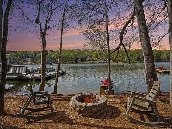 4th image of 730 Mountain Shore Dr
