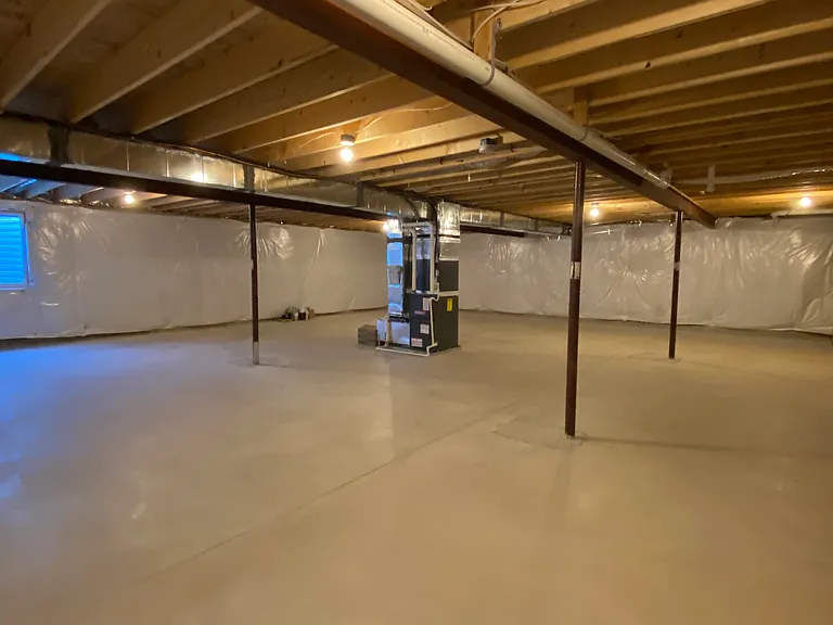 Plenty of storage space in this full (unfinished) basement.