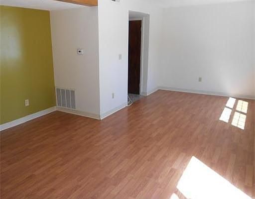 5th image of 1600 Pennsylvania Ave APT 5