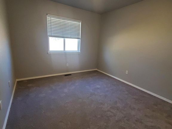 3rd image of 412 Smith Ave