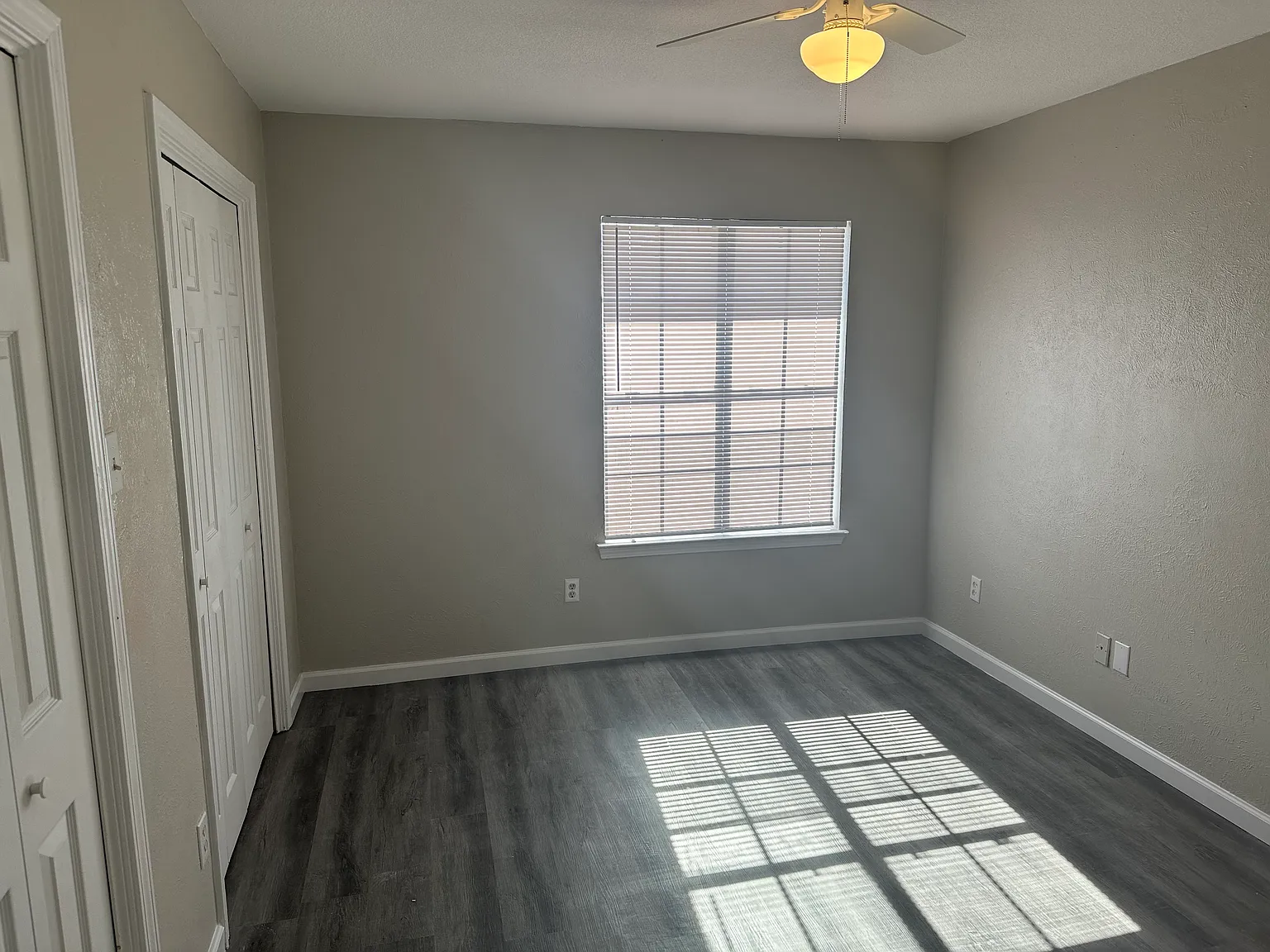 2 bed, 1.5 bath, 1100 sqft, $1,425 — Photo 3