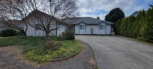 941 E Alder St Photo 1