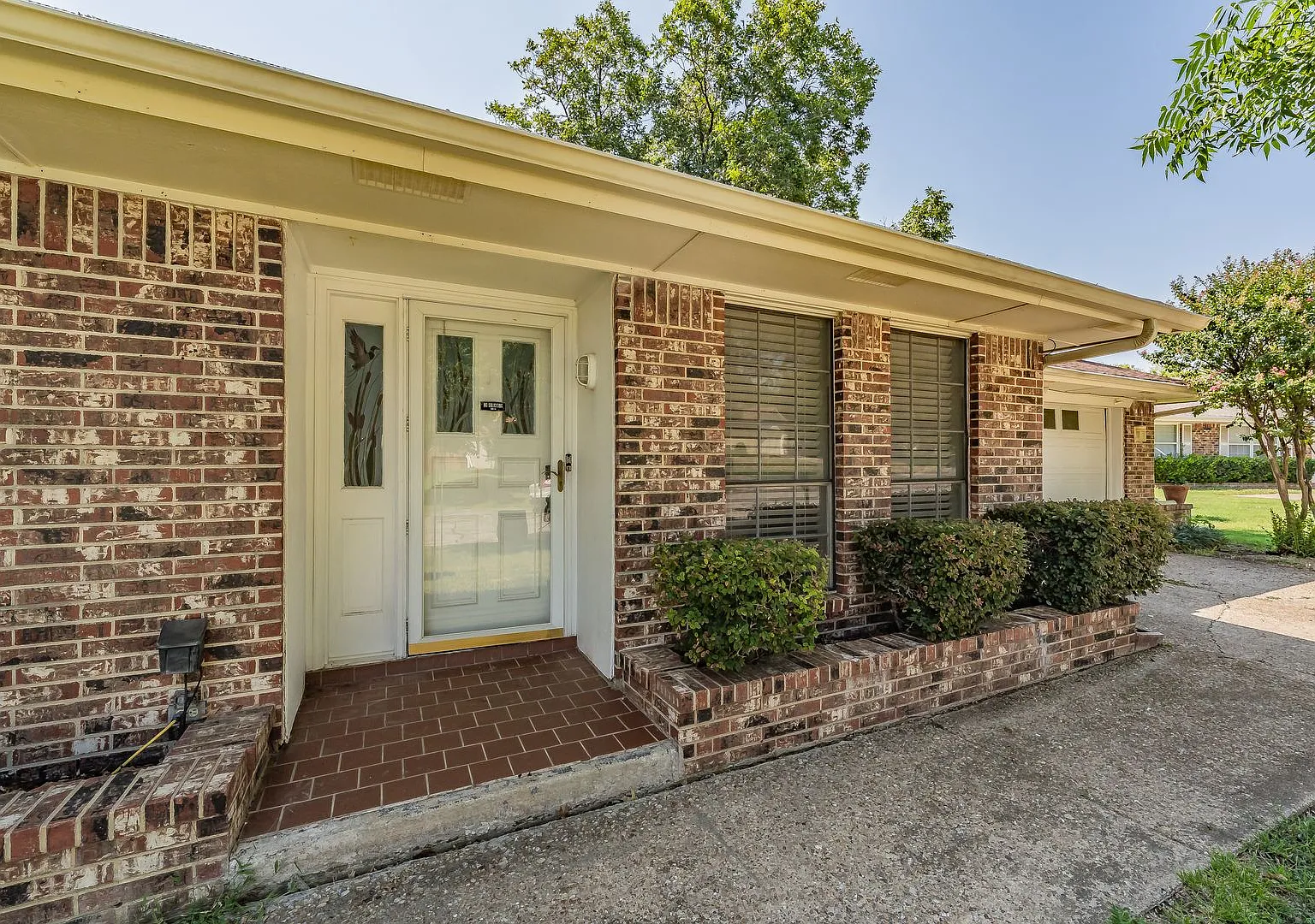 Welcome to this beautifully updated 4 bedroom single story home nestled in West Fort Worth! — Photo 4