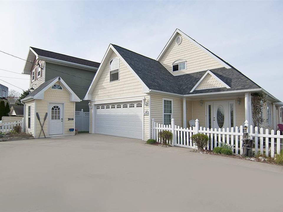 1st image of 2537 E Beech Ave