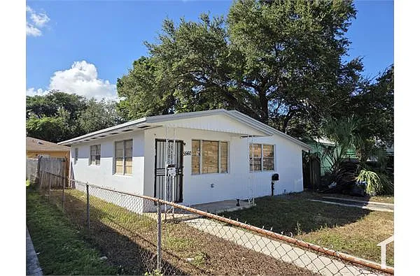 Building Photo - 5560 NW 7th Ct