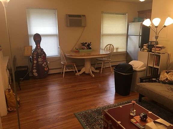 3rd image of 468 Mansfield St Unit 7