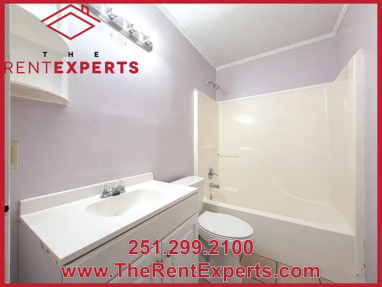 704 Louise Dr W — Photo 5