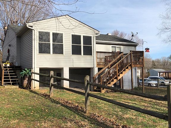 3rd image of 105 Crestline Dr