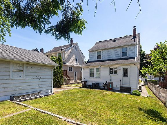 2nd image of 15719 13th Ave