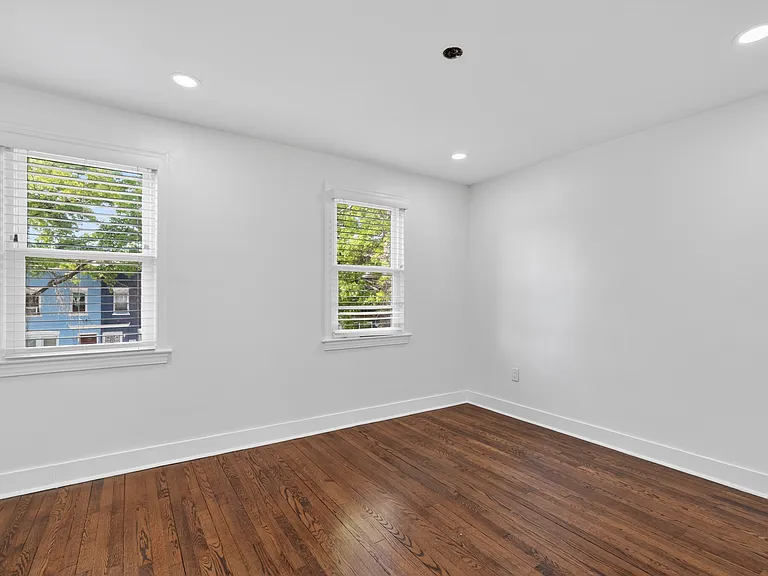 3344 Clay Pl NE — Photo 8