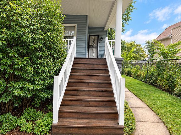 2nd image of 5452 W Race Ave
