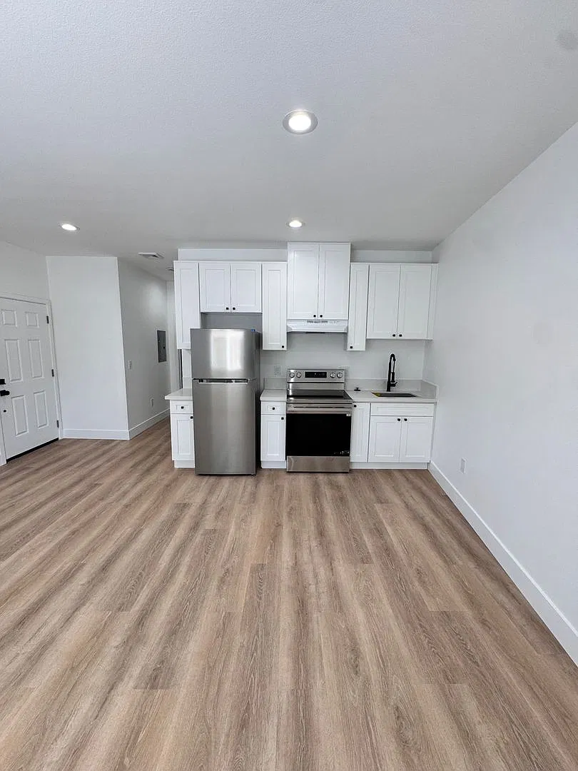 5201 E Anaheim Rd. — Photo 1
