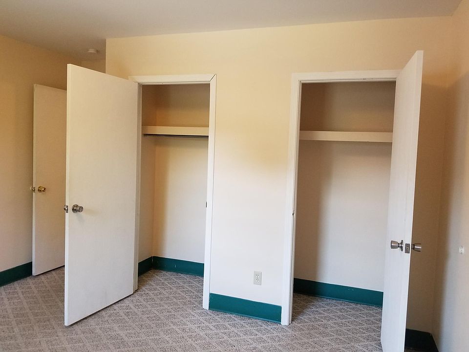 Bedrooms each have 2 closets.