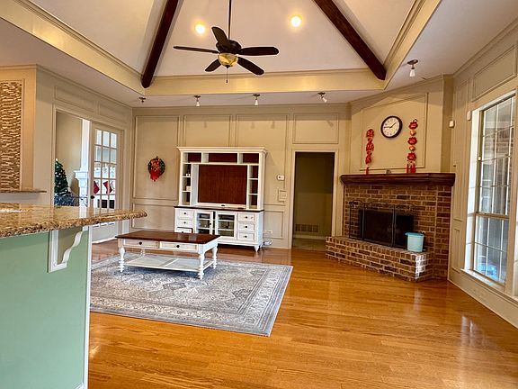 4th image of 3912 Sagamore Hill Ct