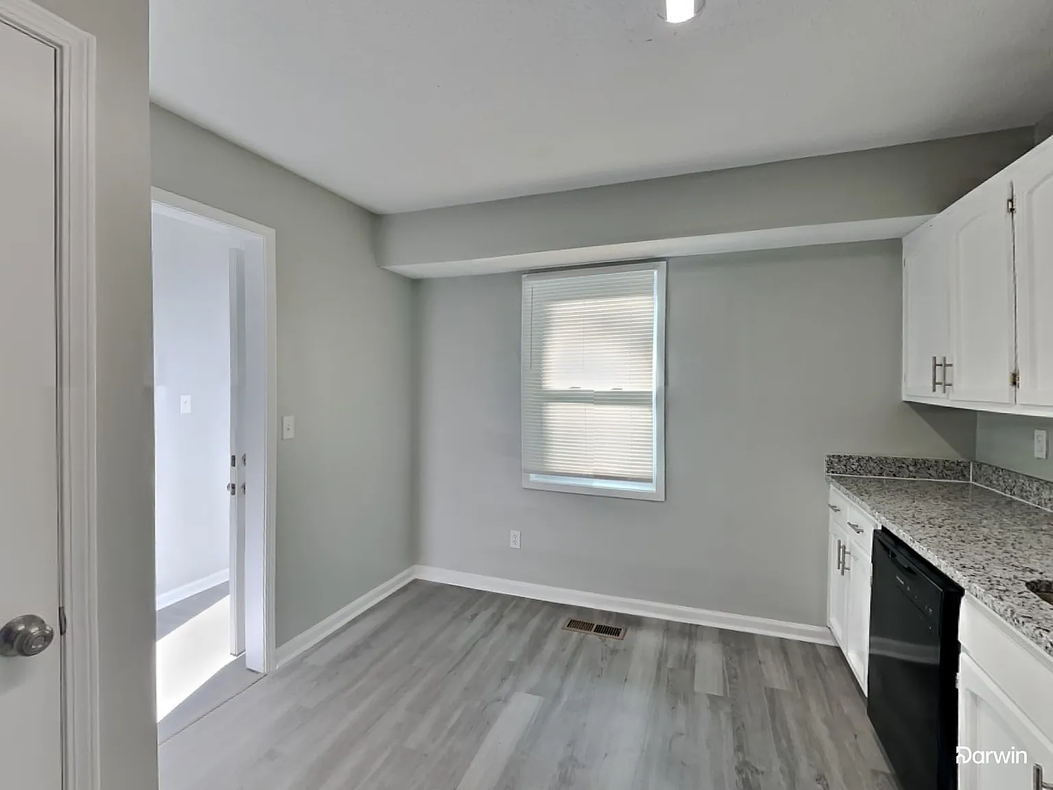 3 bed, 2.0 bath, 1333 sqft, $1,495 — Photo 3
