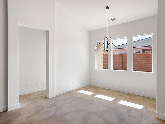 3rd image of 4307 W Foster Dr
