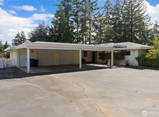 1781 NE 11th Ave, Oak Harbor, WA 98277